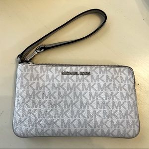 Michael Kors Wristlet Wallet